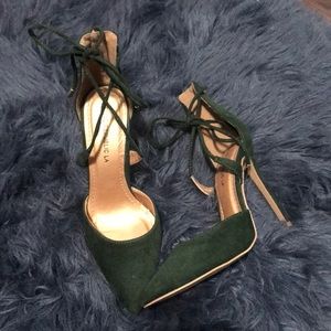 Olive green Heel with gold accents size 6